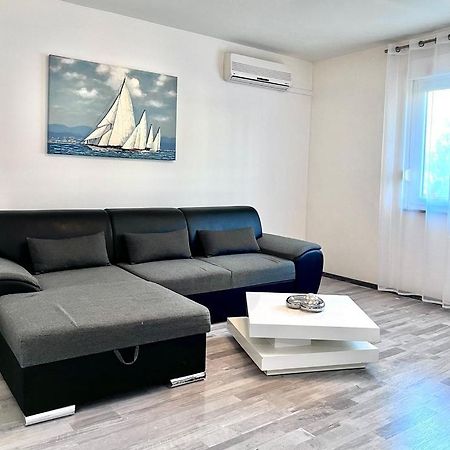 Luana Lux Apartment Pula Exterior photo